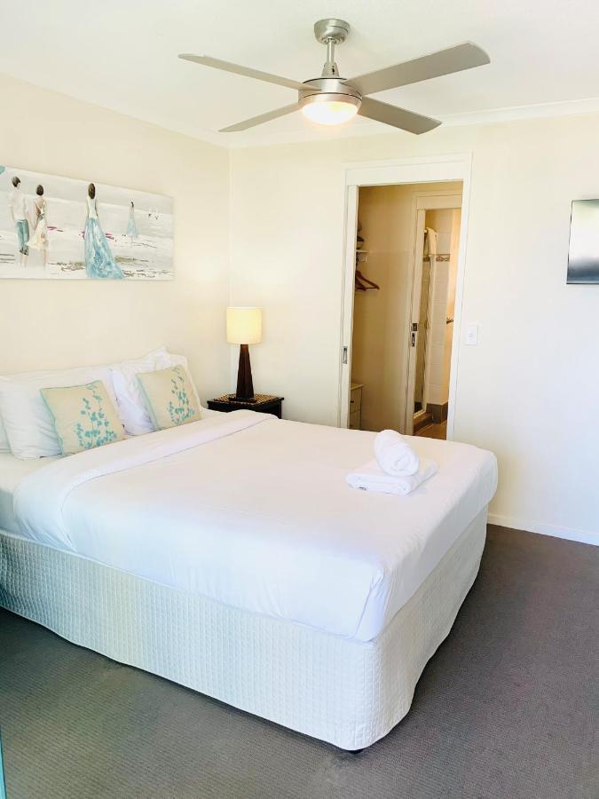 Emerald Sands Holiday Apartments Surfers Paradise Exterior photo