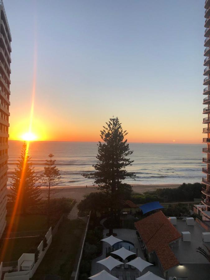 Emerald Sands Holiday Apartments Surfers Paradise Exterior photo