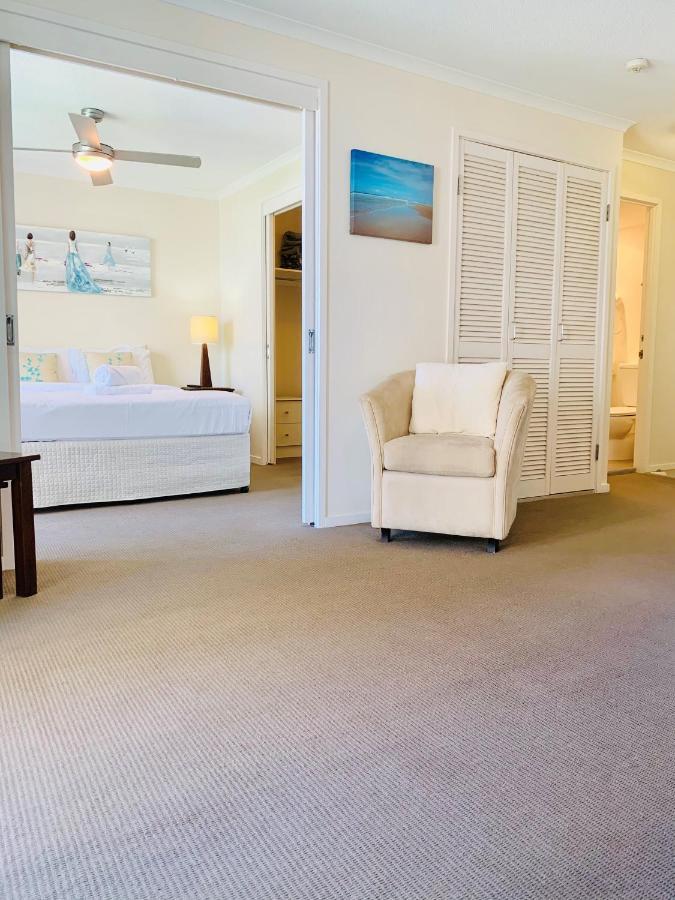 Emerald Sands Holiday Apartments Surfers Paradise Exterior photo