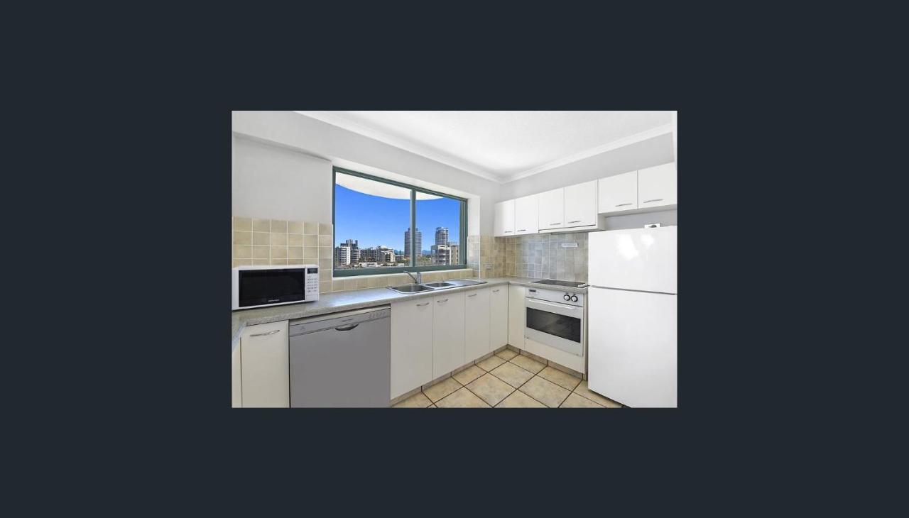 Emerald Sands Holiday Apartments Surfers Paradise Exterior photo