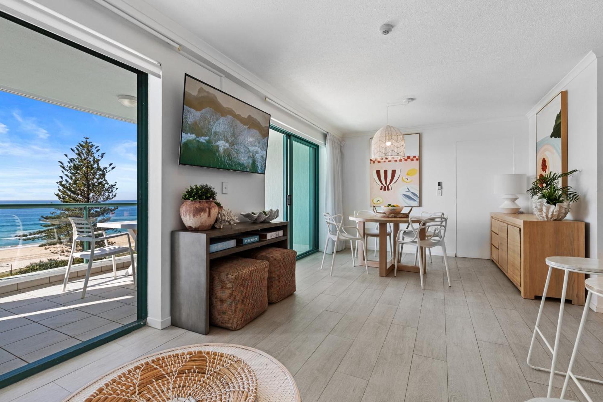 Emerald Sands Holiday Apartments Surfers Paradise Room photo
