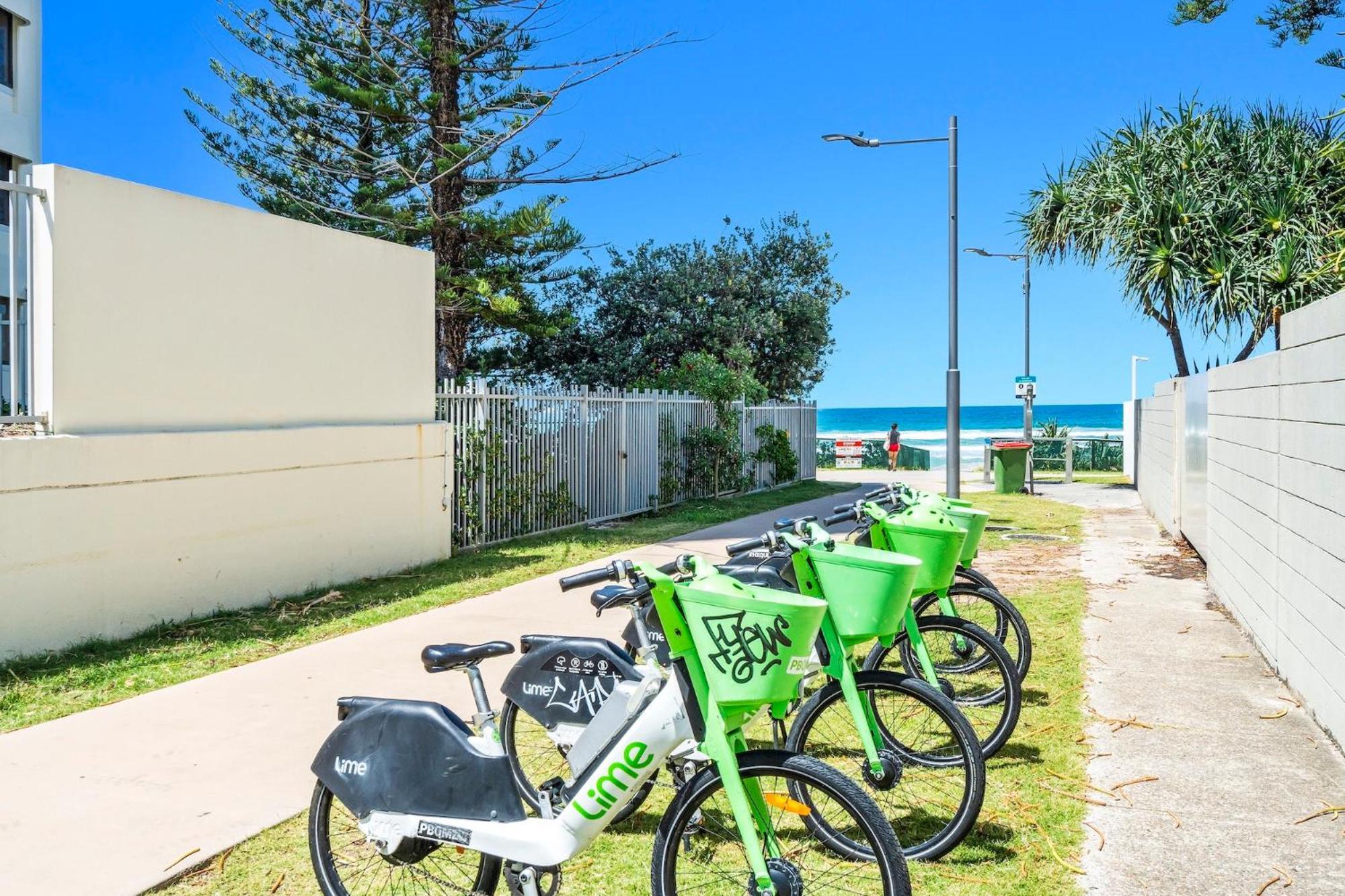 Emerald Sands Holiday Apartments Surfers Paradise Exterior photo