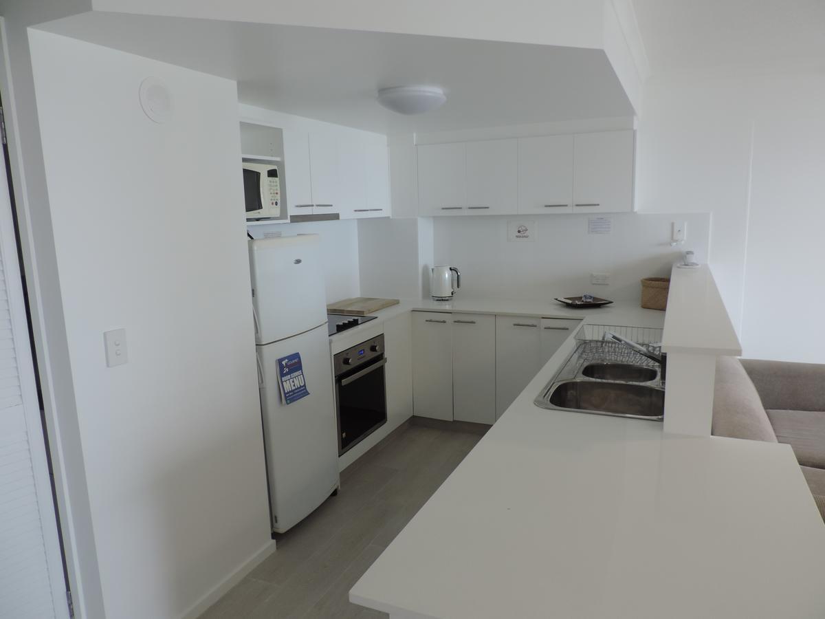 Emerald Sands Holiday Apartments Surfers Paradise Exterior photo